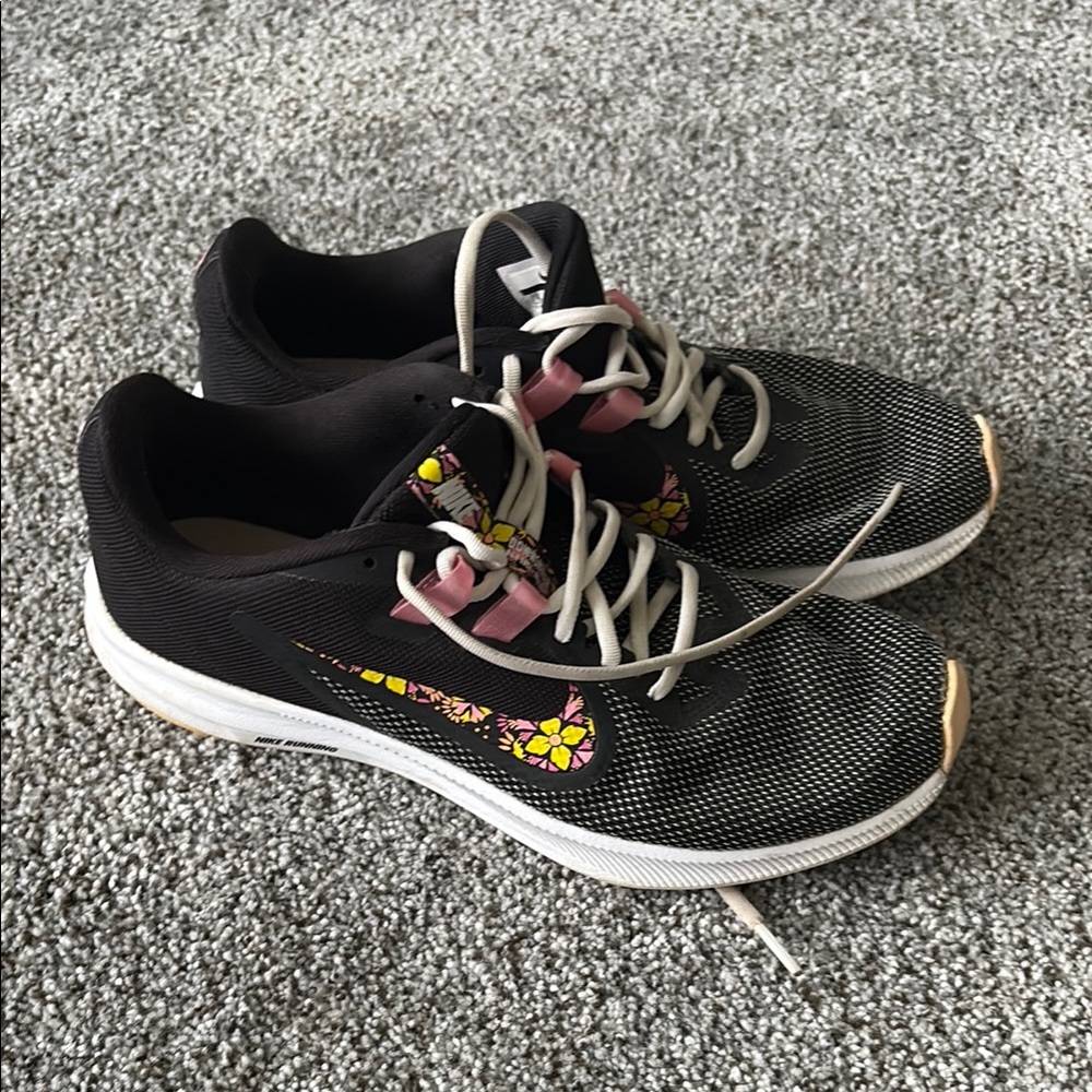 Nike Black and Pink Sneakers Sleek Design